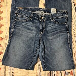Ariat Real Women's Classic bootcut Denim Jeans size 31L
